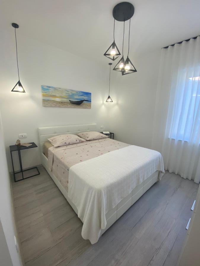 Holiday House Canis Zuljana Exterior photo